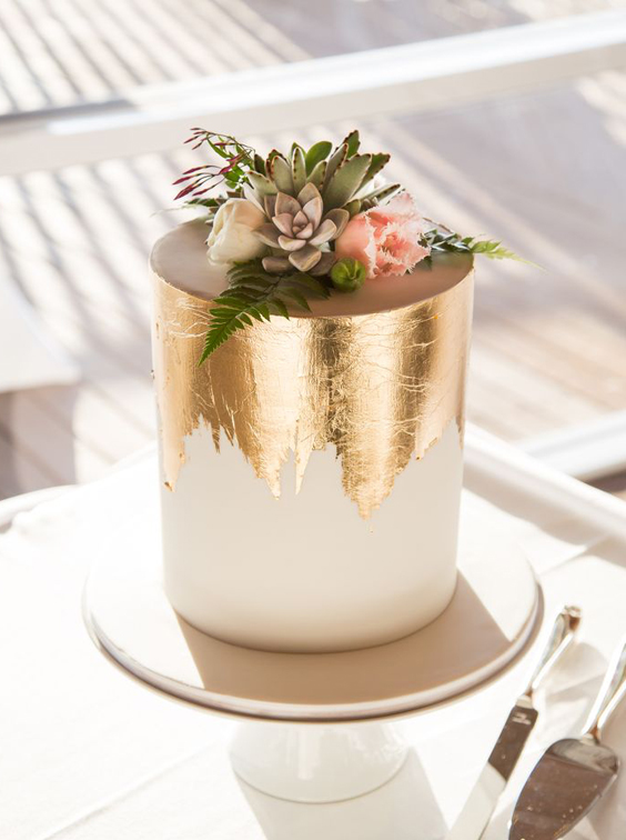 торт свадебный
                              одноярусный пример