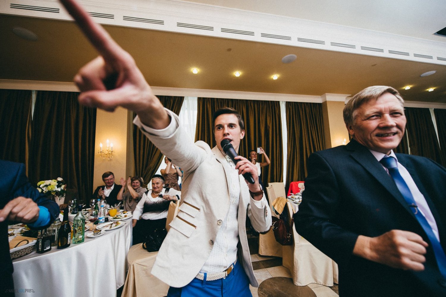 Ведущий свадебных торжеств&nbsp;Ведущий свадебных торжеств Павел Артёмов : 