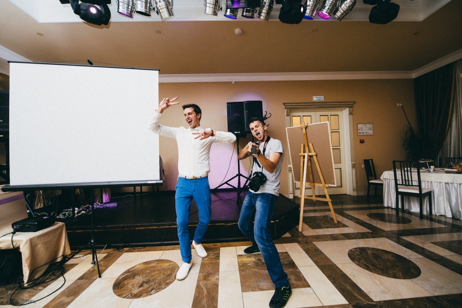 Ведущий свадебных торжеств&nbsp;Ведущий свадебных торжеств Павел Артёмов : 