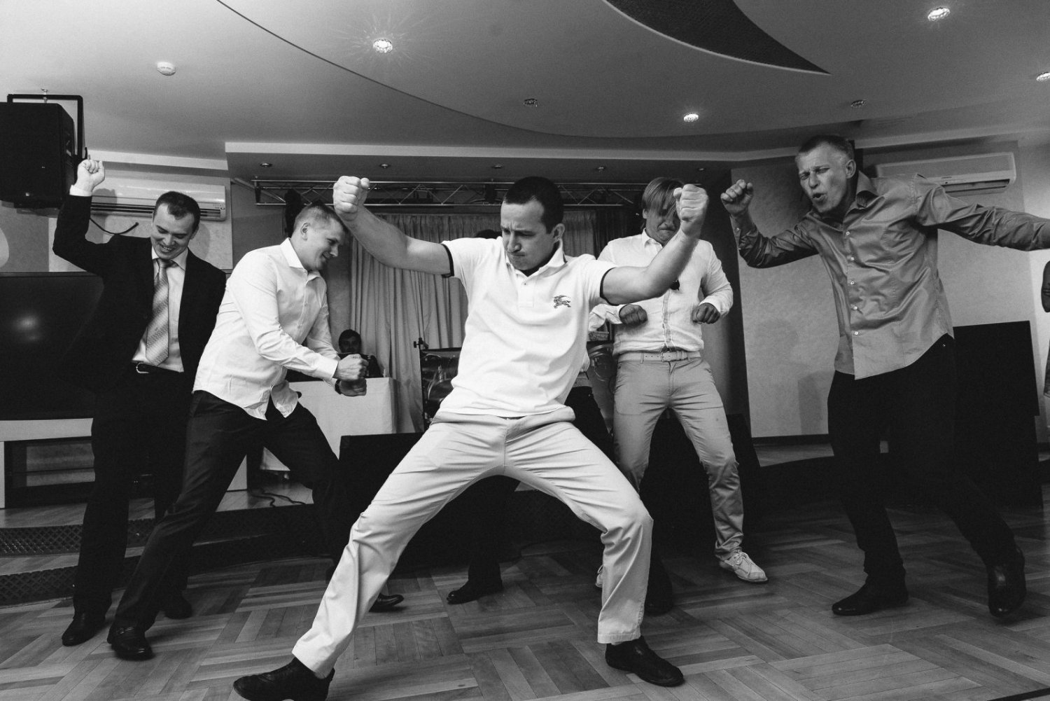 Ведущий свадебных торжеств&nbsp;Ведущий свадебных торжеств Павел Артёмов : 