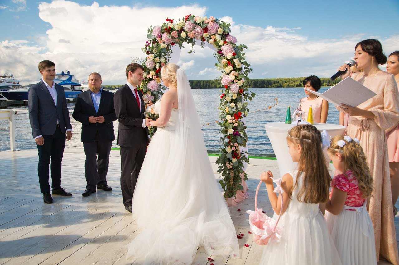 Счастливый&nbsp;Ведущая Алёна Котова : 