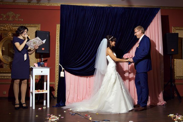 Счастливый&nbsp;Ведущая Алёна Котова : 