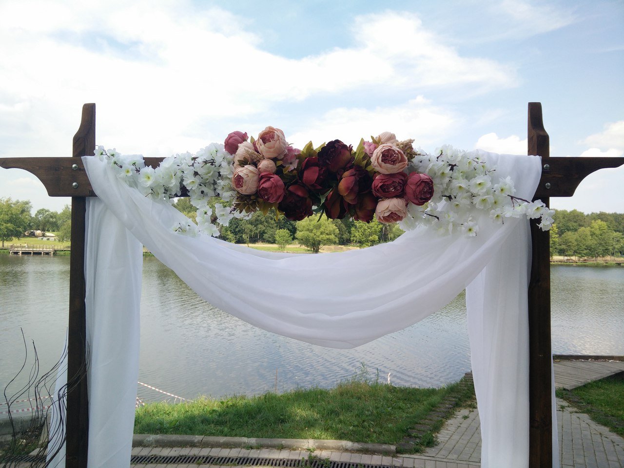 Оформление&nbsp;Ведущая Алёна Котова : 