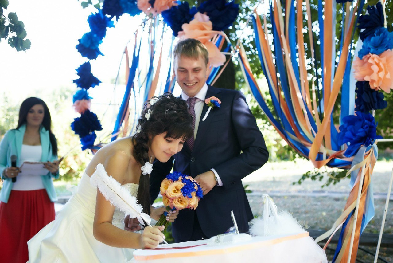 Поющая Ведущая Екатерина Бах 8 926 345 23 92&nbsp;Поющая ведущая Екатерина Бах : 