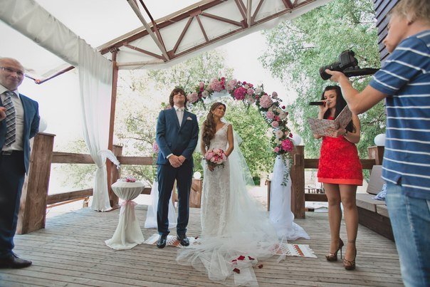 Поющая Ведущая Екатерина Бах 8 926 345 23 92&nbsp;Поющая ведущая Екатерина Бах : 