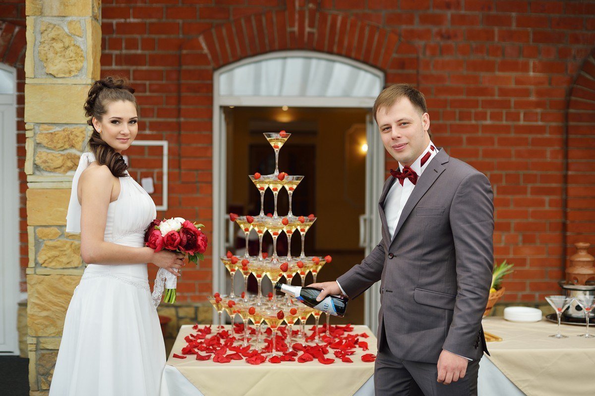 Поющая Ведущая Екатерина Бах 8 926 345 23 92&nbsp;Поющая ведущая Екатерина Бах : 