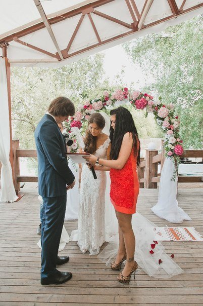 Поющая Ведущая Екатерина Бах 8 926 345 23 92&nbsp;Поющая ведущая Екатерина Бах : 