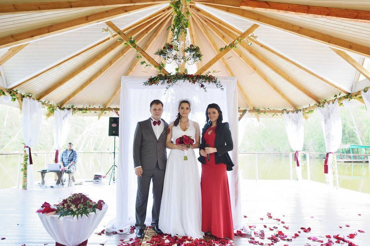 Поющая Ведущая Екатерина Бах 8 926 345 23 92&nbsp;Поющая ведущая Екатерина Бах : 