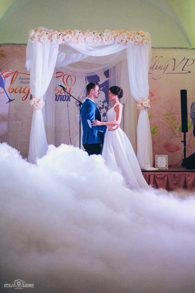 Поющая Ведущая Екатерина Бах 8 926 345 23 92&nbsp;Поющая ведущая Екатерина Бах : 