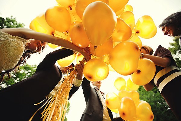 ФОТО-ВИДЕОсъемка свадеб в СПб. Приятные цены. deminvideo.ru&nbsp;Фото-видеосъемка в Петербурге. Deminvideo.ru : 