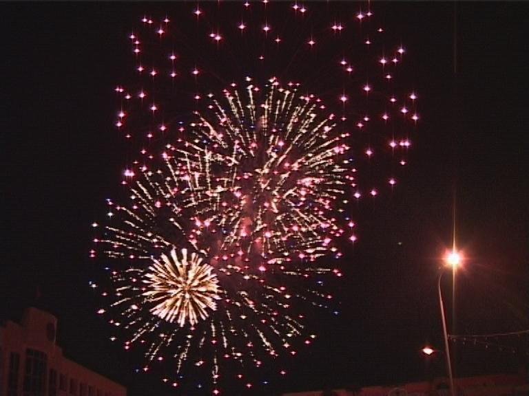 Фейерверк в честь 760-летия города Ивацевичи&nbsp;Фейерверков и пиротехнические шоу : 