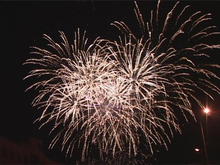 Фейерверк в честь 760-летия города Ивацевичи&nbsp;Фейерверков и пиротехнические шоу : 