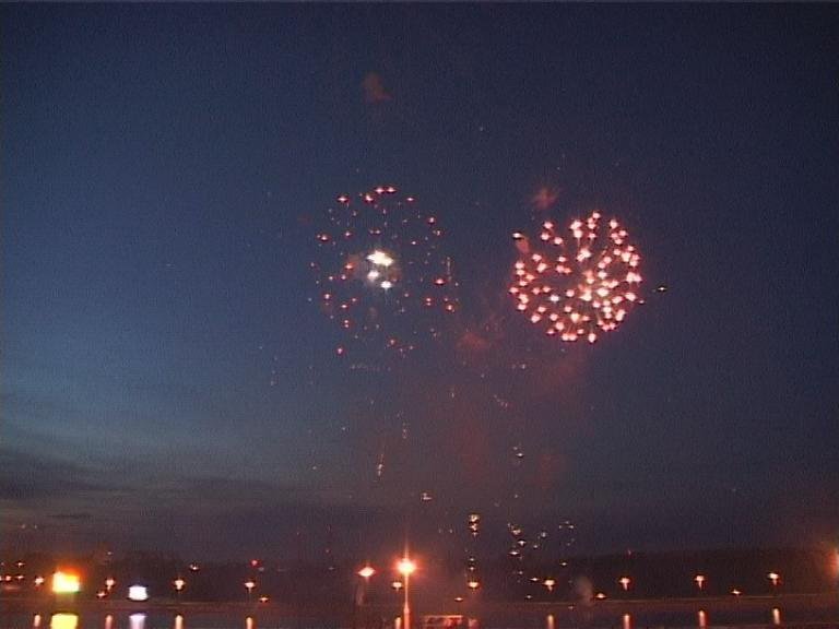 Фото фейерверков&nbsp;Фейерверков и пиротехнические шоу : 