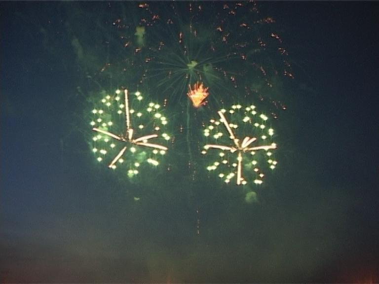 Фото фейерверков&nbsp;Фейерверков и пиротехнические шоу : 