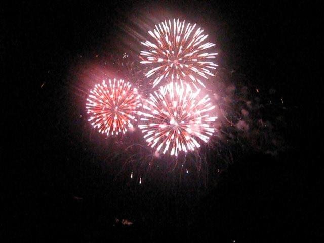 Фото фейерверков&nbsp;Фейерверков и пиротехнические шоу : 