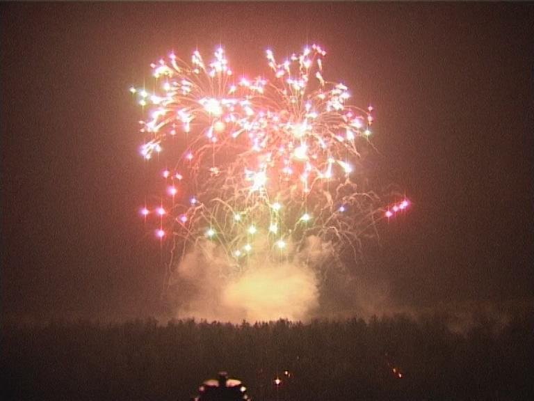 Фото фейерверков&nbsp;Фейерверков и пиротехнические шоу : 