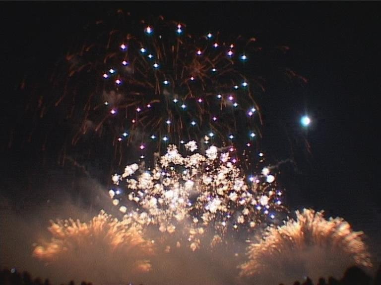Фото фейерверков&nbsp;Фейерверков и пиротехнические шоу : 