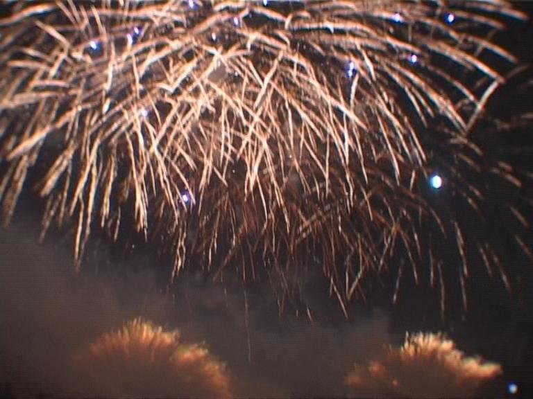 Фото фейерверков&nbsp;Фейерверков и пиротехнические шоу : 