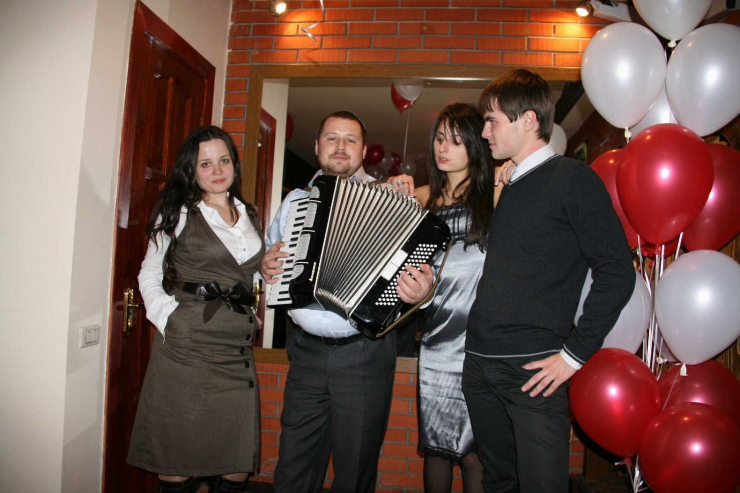 Тамада, певец, аккордеонист-Сергей Мартюшев&nbsp;тамада и певец-сергей мартюшев : 