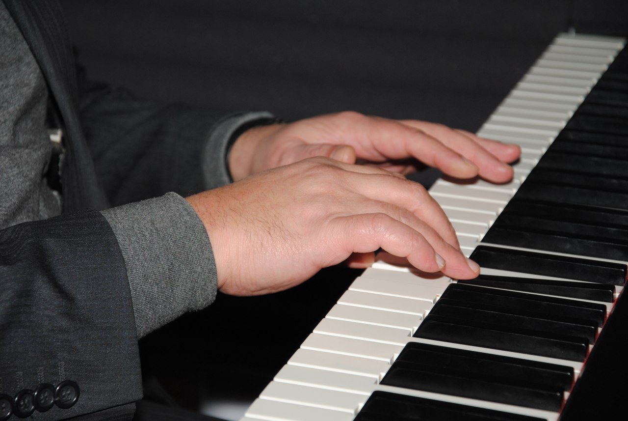 Студия&nbsp;Запишите песню в студии "Диалог" : 