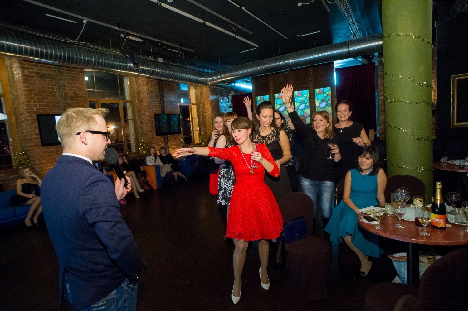 Рабочие моменты&nbsp;Ведущий Важных Событий Андрей Родионов : 