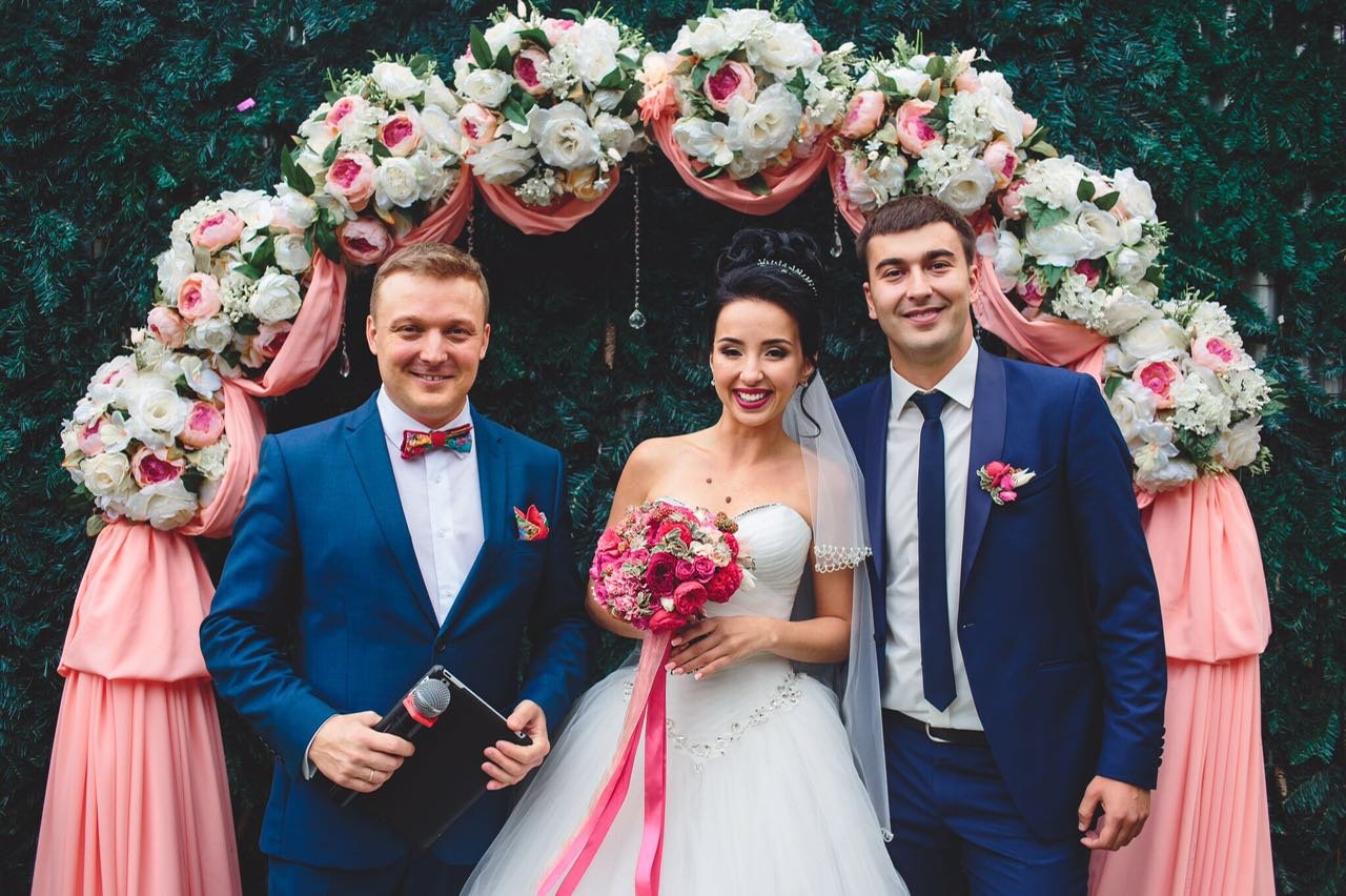 001а.jpg – Ведущий Сергей Рябинин |  в Москве - 1 из 56