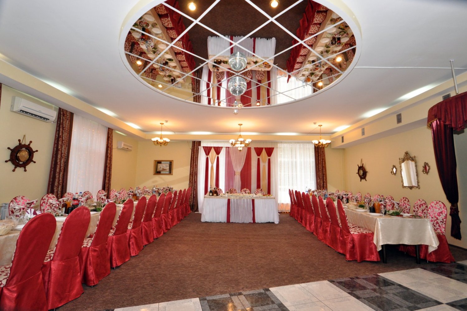 Свадебный фотоальбом&nbsp;Ресторан "Ла-Рошель" г. Ейск, тел.88613222013 : 