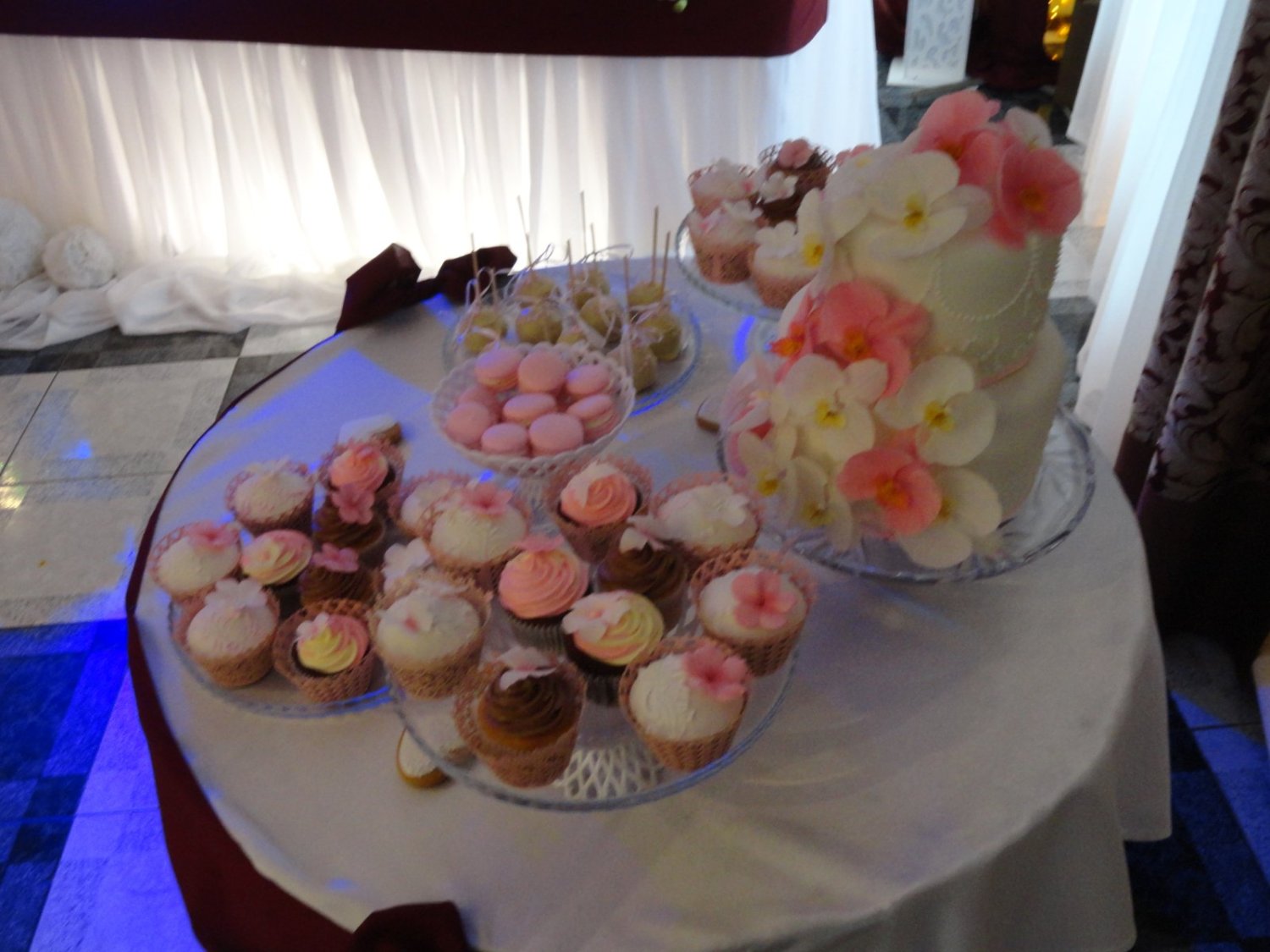 Свадебный фотоальбом&nbsp;Ресторан "Ла-Рошель" г. Ейск, тел.88613222013 : 