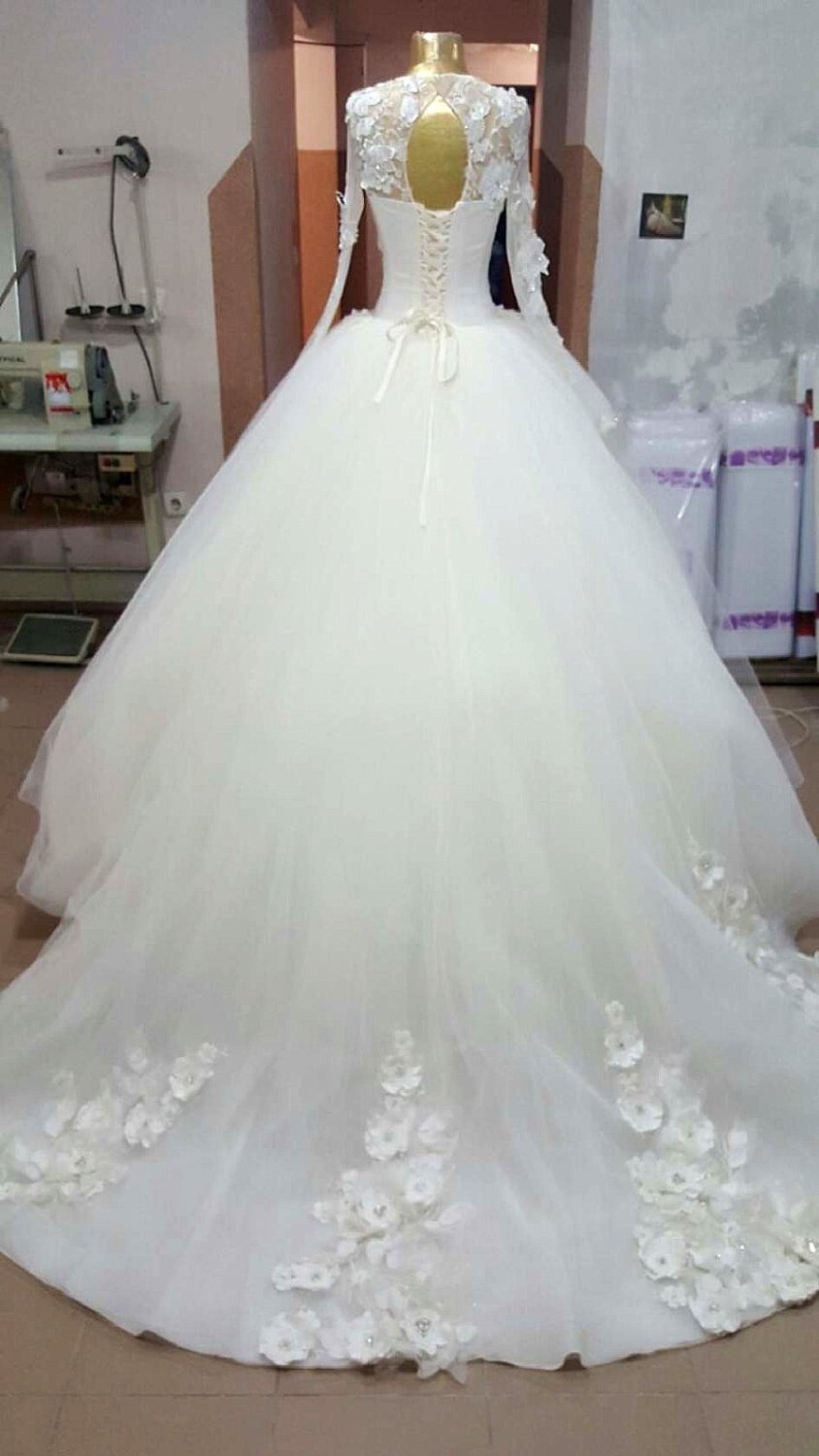 ПРОДАЖА СВАДЕБНЫХ ПЛАТЬЕВ ОТ  12000 ДО  48000 РУБЛЕЙ.&nbsp;СВАДЕБНЫЙ САЛОН "ГЕЛИНА" : 