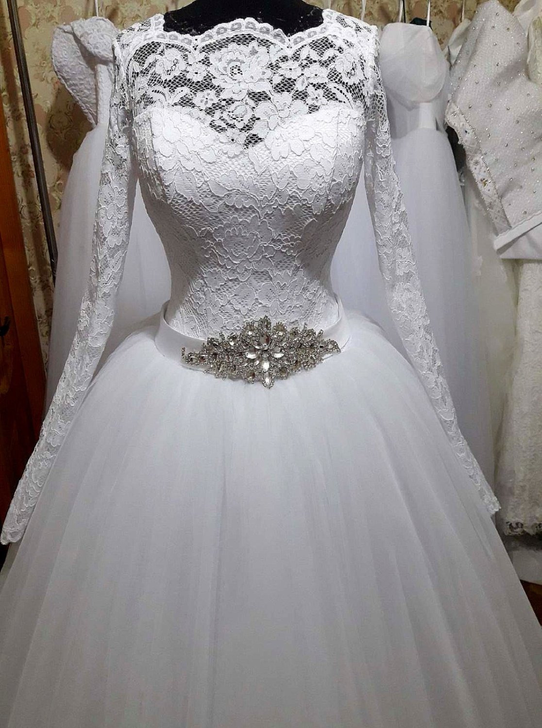 ПРОДАЖА СВАДЕБНЫХ ПЛАТЬЕВ ОТ  12000 ДО  48000 РУБЛЕЙ.&nbsp;СВАДЕБНЫЙ САЛОН "ГЕЛИНА" : 