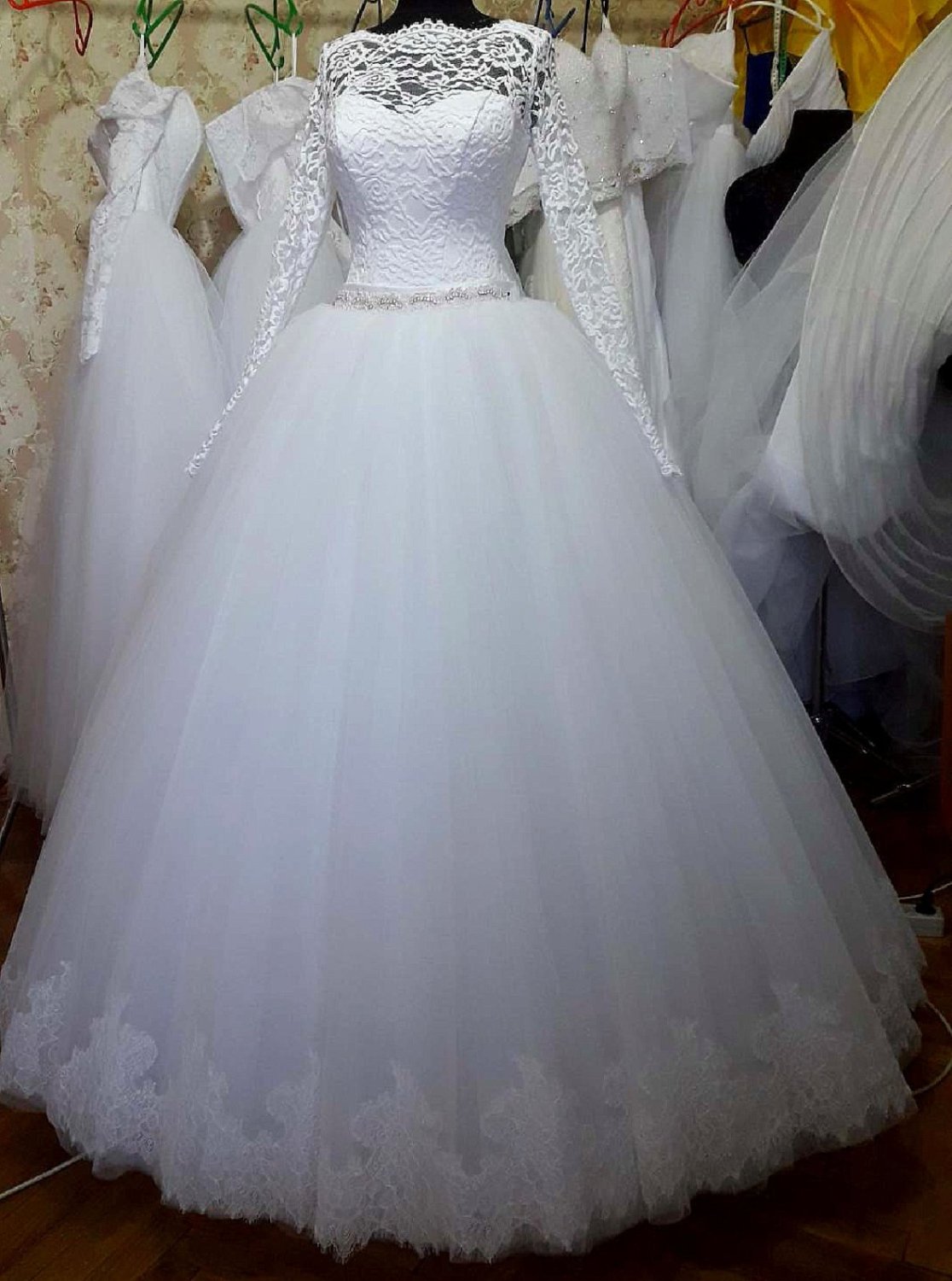 ПРОДАЖА СВАДЕБНЫХ ПЛАТЬЕВ ОТ  12000 ДО  48000 РУБЛЕЙ.&nbsp;СВАДЕБНЫЙ САЛОН "ГЕЛИНА" : 