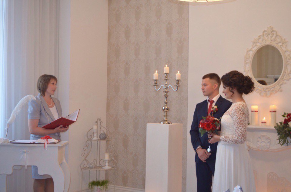 Выездная регистрация брака.&nbsp;Ведущая выездных свадебных регистраций Анна Репина : 