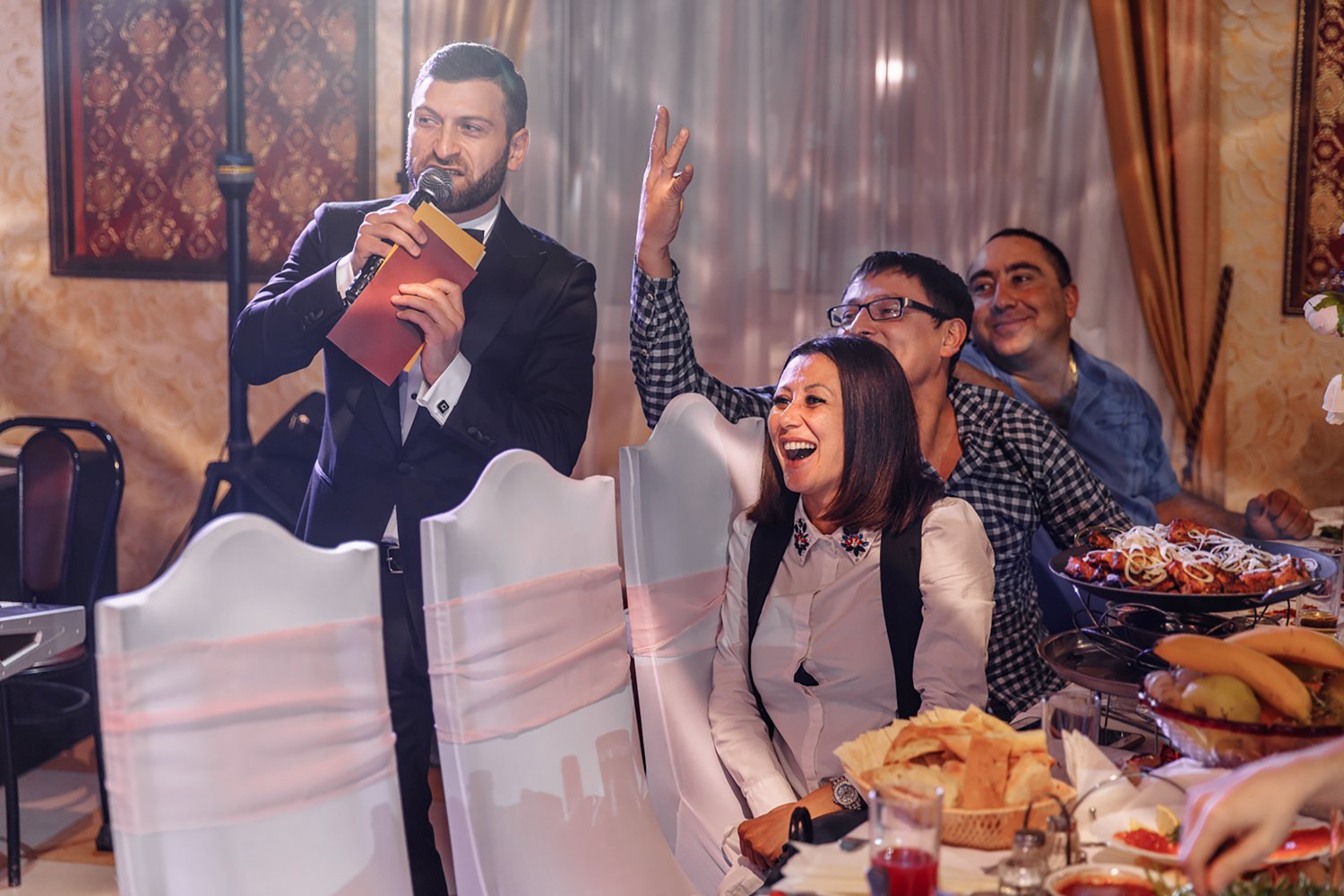 На моих праздниках!&nbsp;Ведущий Давид Габриелян : 