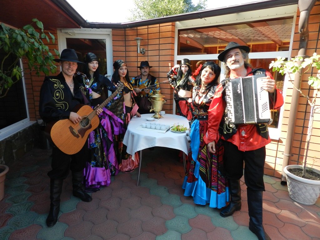 Организация праздников-Лучшие шоу программы Юга России. КРЦ  «Альберт шоу»&nbsp;Организация праздников.Цыгане,шоу балет,Сердючка,пародии звезд,детские праздники. : 