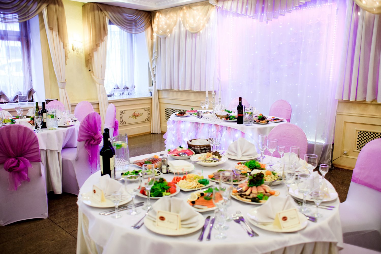 Варианты оформления банкетного зала Корсаков&nbsp;Банкетный зал Корсаков : 