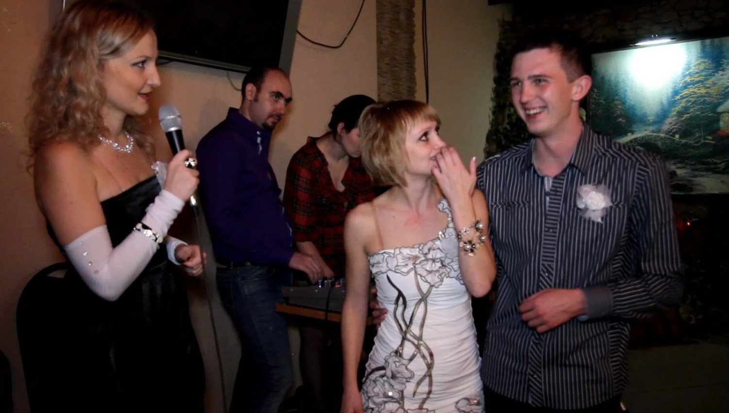 Ведущая&nbsp;Елена Секирина : 