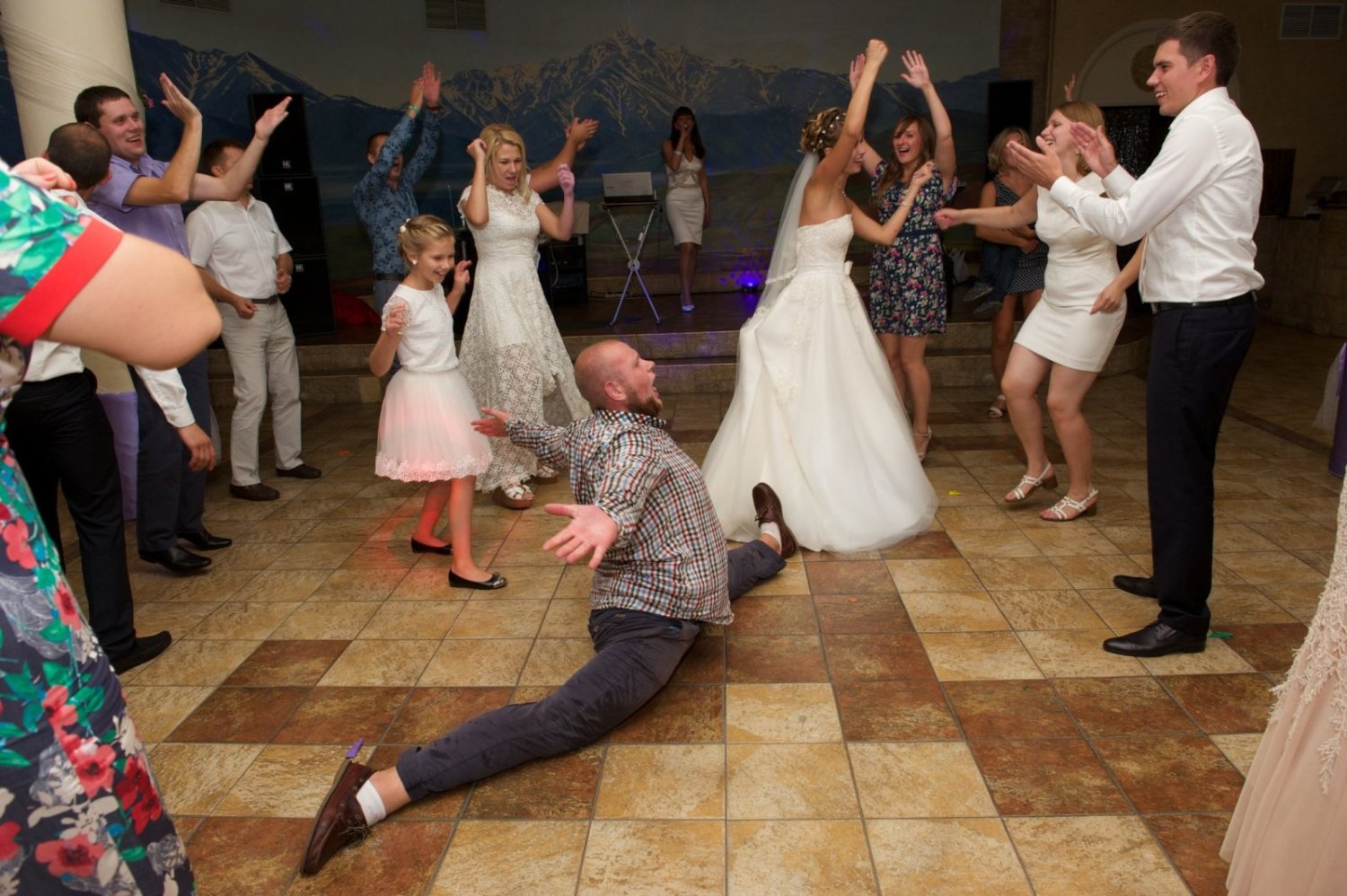 Свадьба Виктории и Серегя. 16.08.2014&nbsp;Поющая ведущая - Ирина Ксантос, певец-dj : 