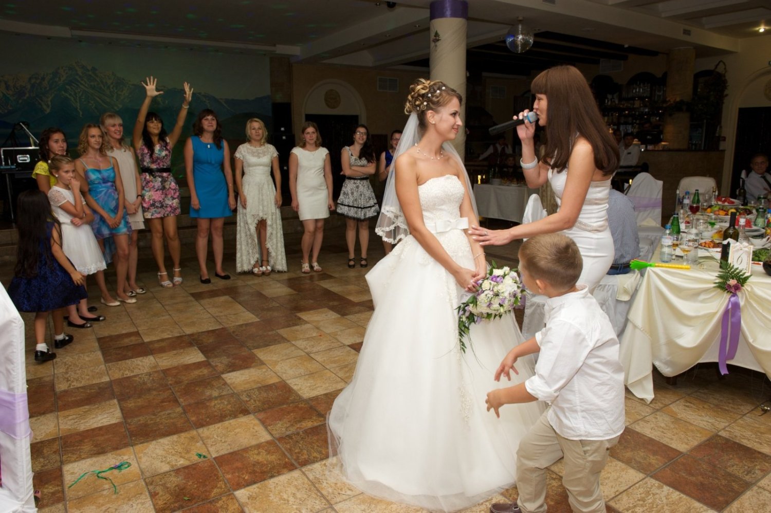 Свадьба Виктории и Серегя. 16.08.2014&nbsp;Поющая ведущая - Ирина Ксантос, певец-dj : 