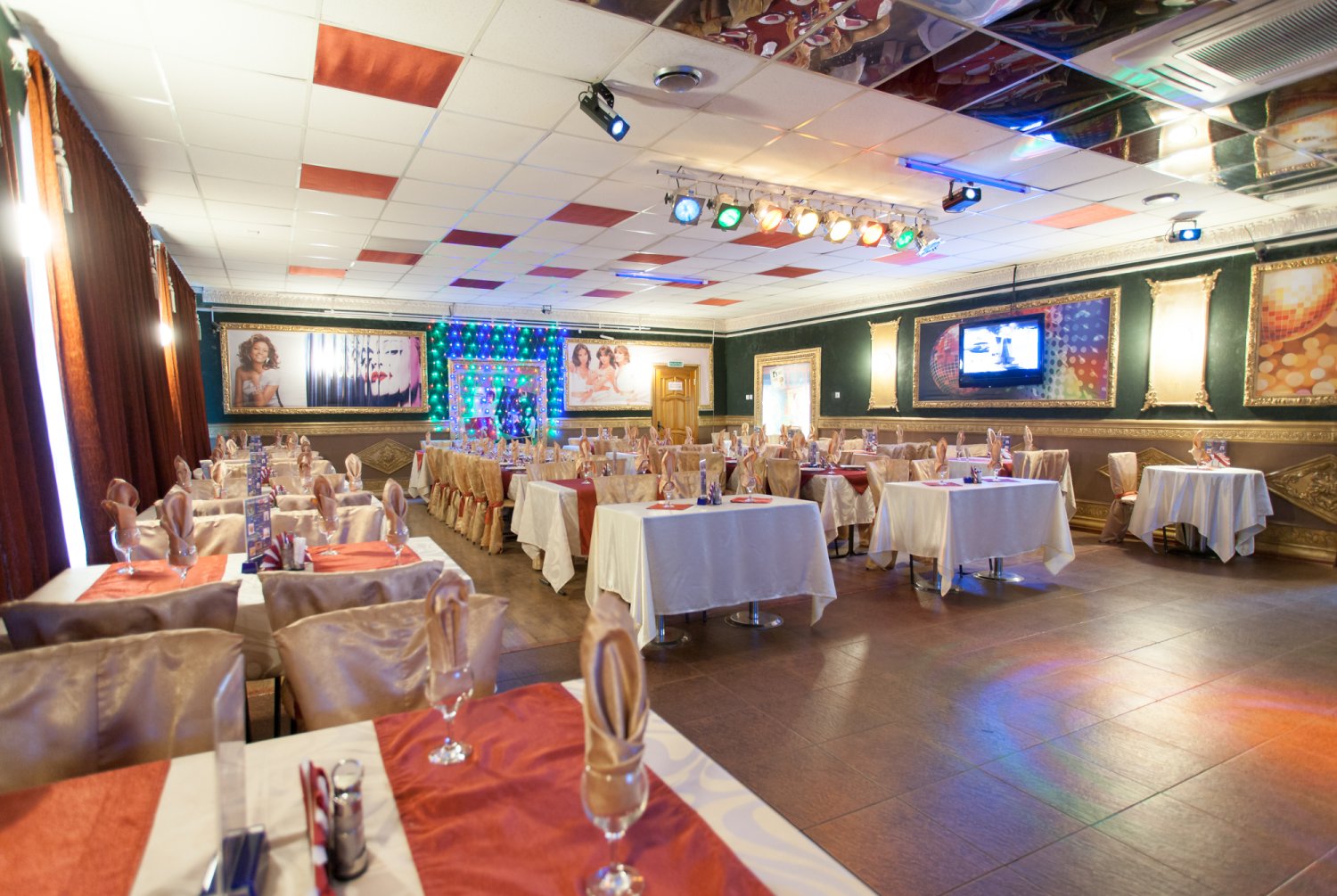 Банкетный зал&nbsp;Кафе "Диско-80х" : 