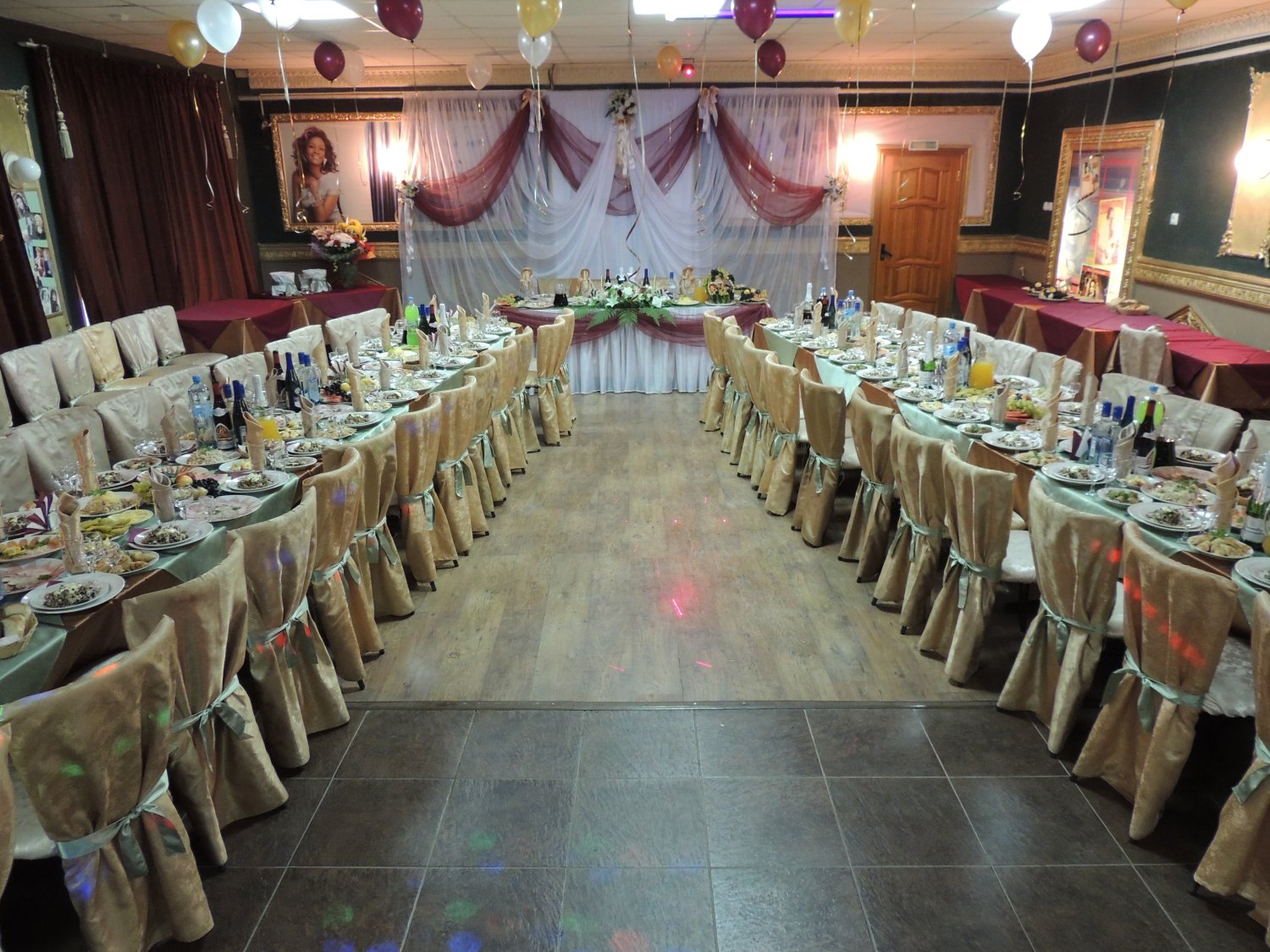 Банкетный зал&nbsp;Кафе "Диско-80х" : 