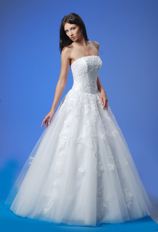 Свадебные платья в наличии&nbsp;Свадебный салон АНИРИ-Эконом : 