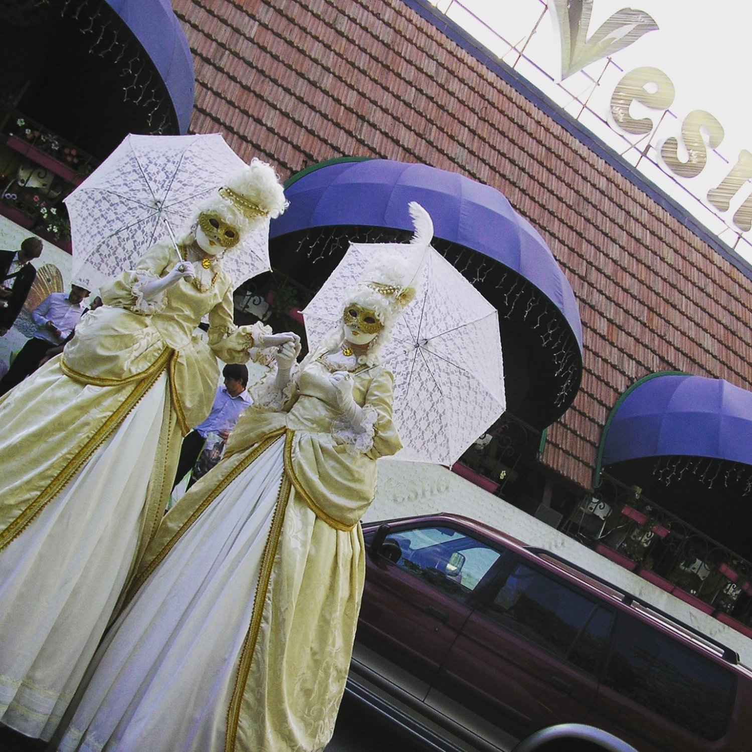 Ходулисты&nbsp;Арт группа Вуаля : 