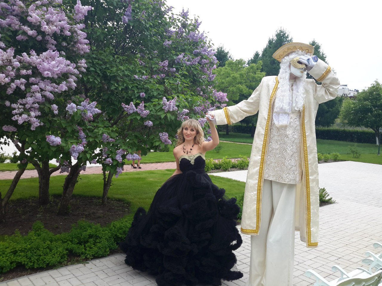 Ходулисты&nbsp;Арт группа Вуаля : 