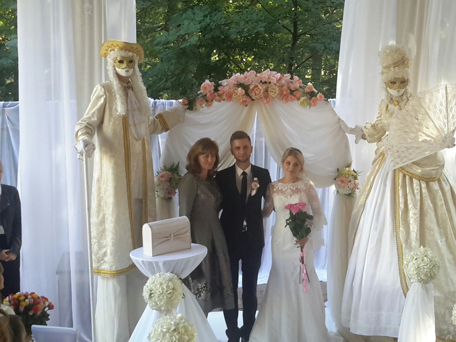 Ходулисты&nbsp;Арт группа Вуаля : 