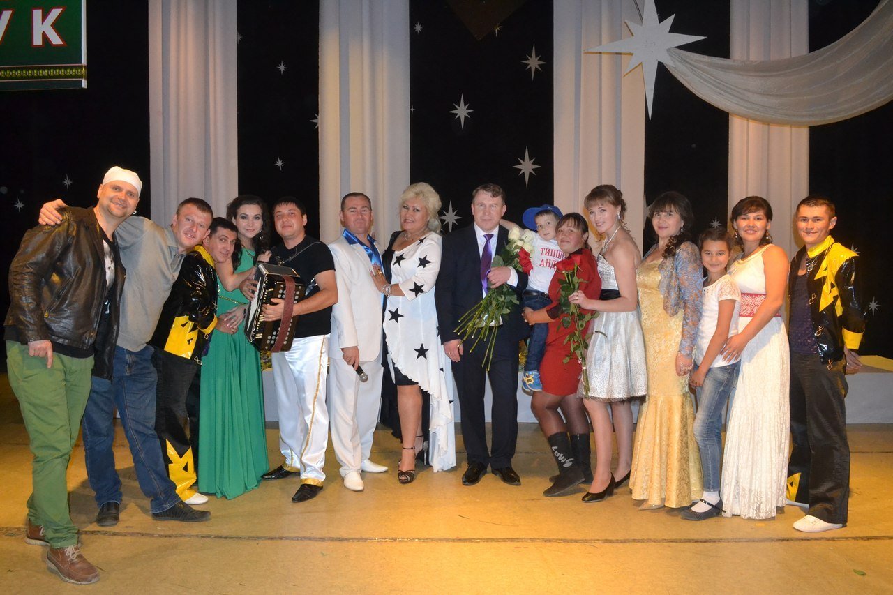 Ведущий Дмитрий Петров&nbsp;Фиеста : 