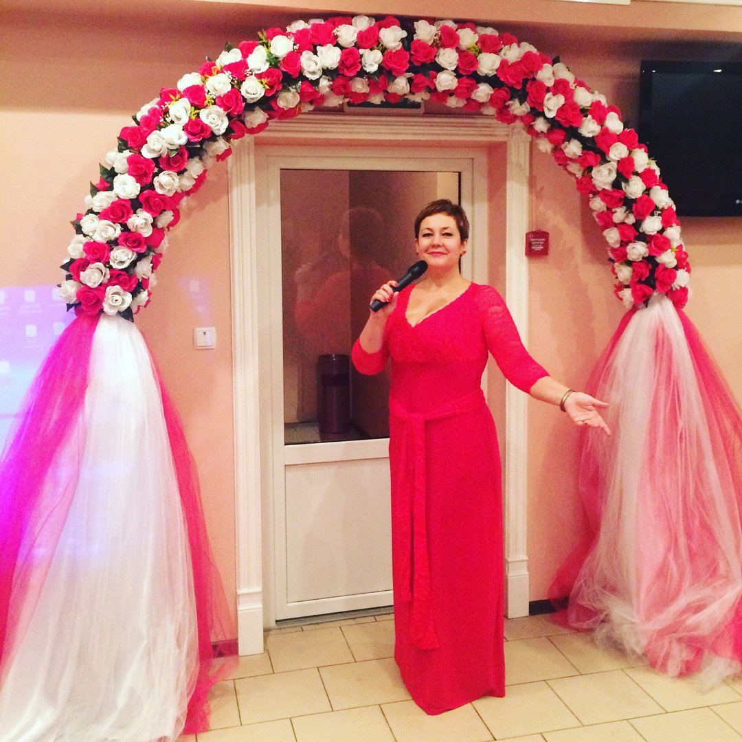 Ведущая Юлия Кирьянова&nbsp;Event-агентство "Лебединая Верность" : 