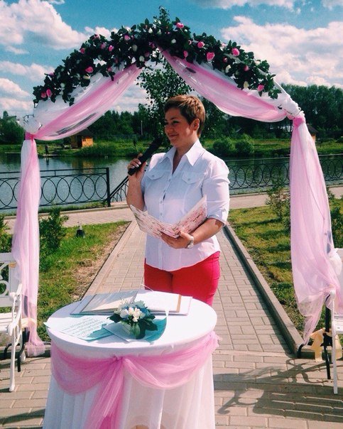 Ведущая Юлия Кирьянова&nbsp;Event-агентство "Лебединая Верность" : 