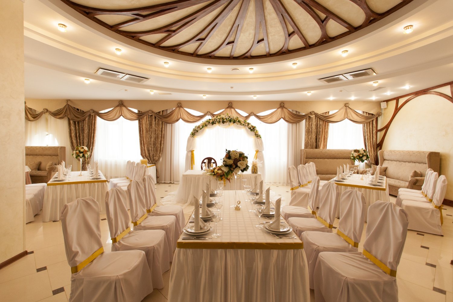 РЕСТОРАН&nbsp;ПЛАТАН ЮЖНЫЙ**** : 