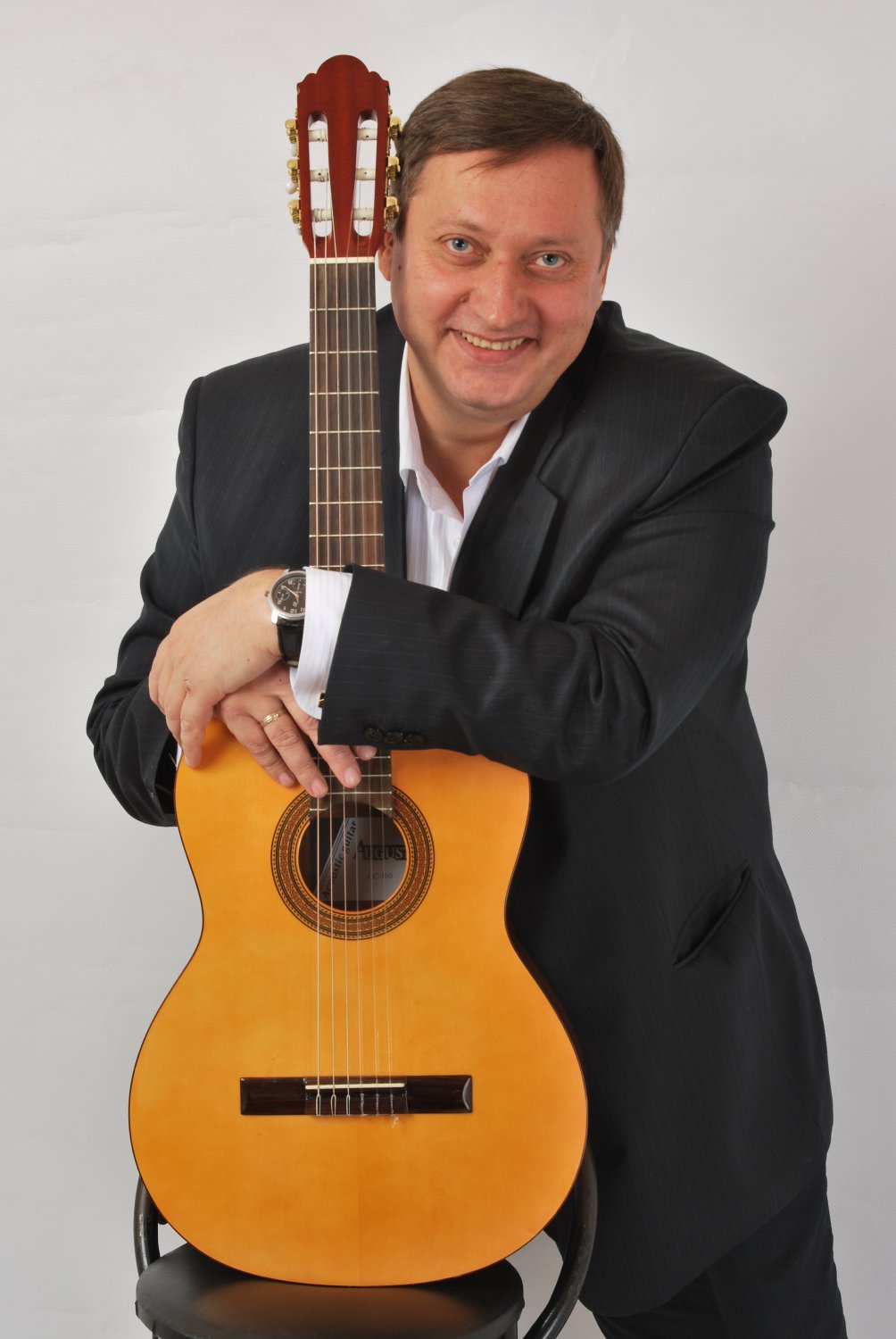 Просто человек-праздник&nbsp;Ведущий, тамада, сценарист, режиссер. Работаю в формате 3D. Динамично, Достойно, неДорого! : 