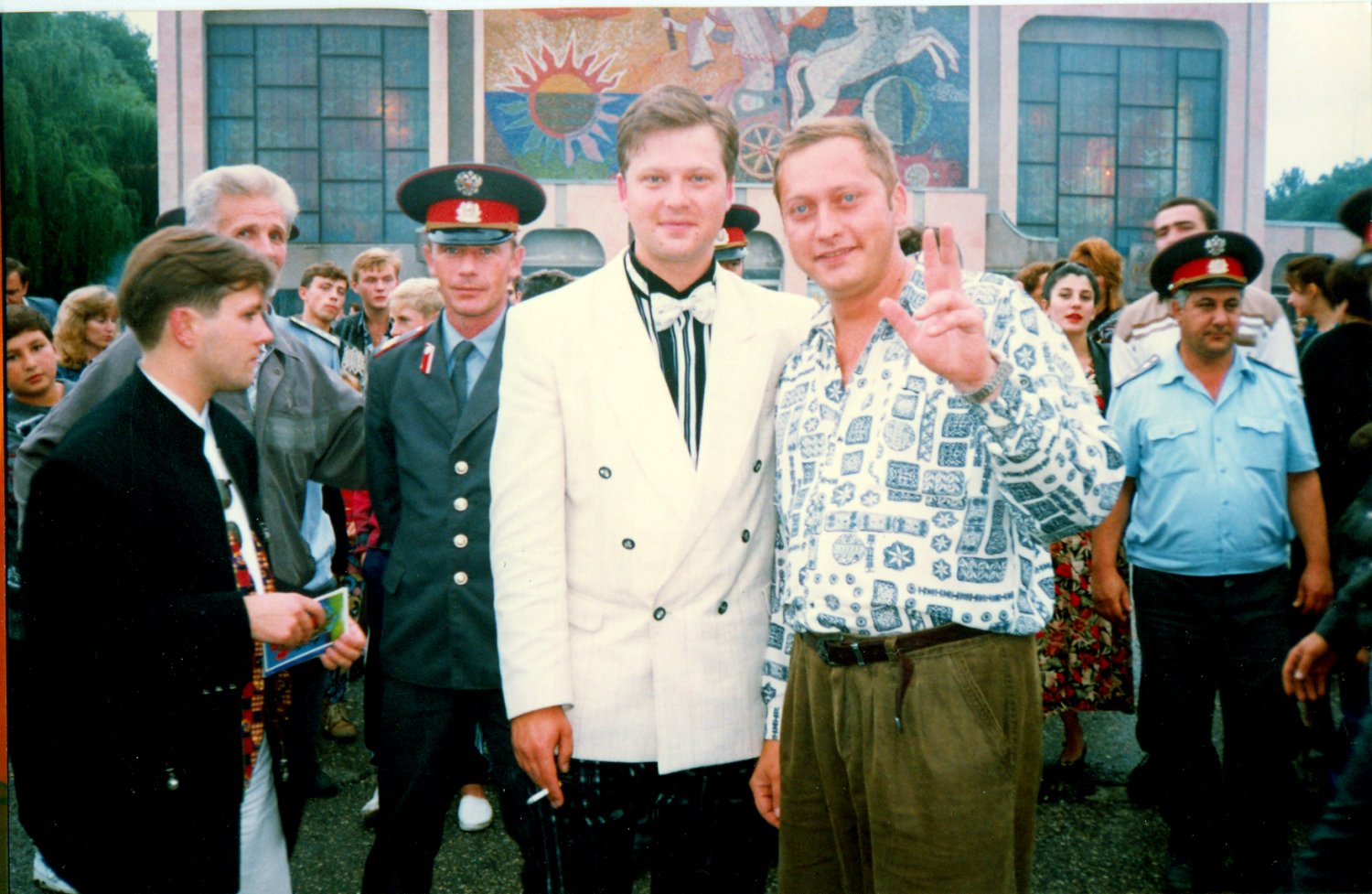 Просто человек-праздник&nbsp;Ведущий, тамада, сценарист, режиссер. Работаю в формате 3D. Динамично, Достойно, неДорого! : 